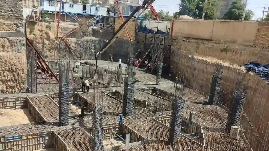 مقایسه هزینه ساخت خانه با اسکلت فلزی یا بتنی؛ کدام به‌صرفه‌ است
