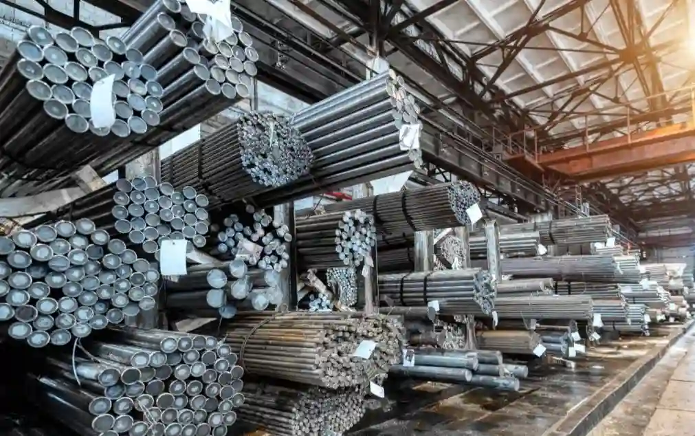 جهش دوباره قیمت دلار؛ ثبات پیش از طوفان قیمت فولاد